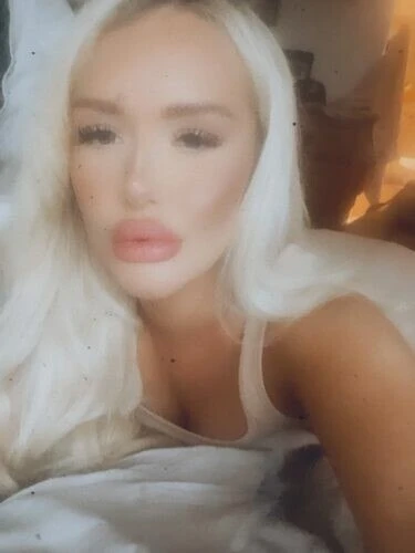 Mary_99 Profile image 2