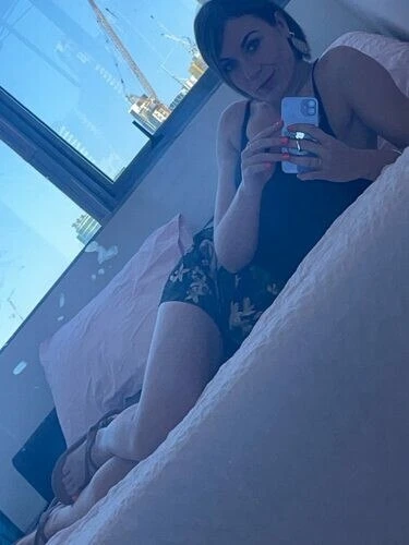 FeminineSeductress Profile image 2