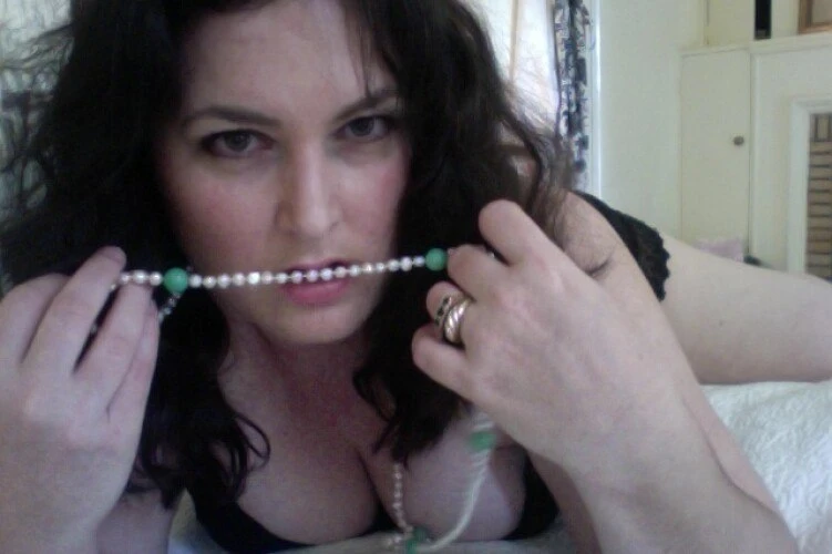 Ellaxo Profile image 1