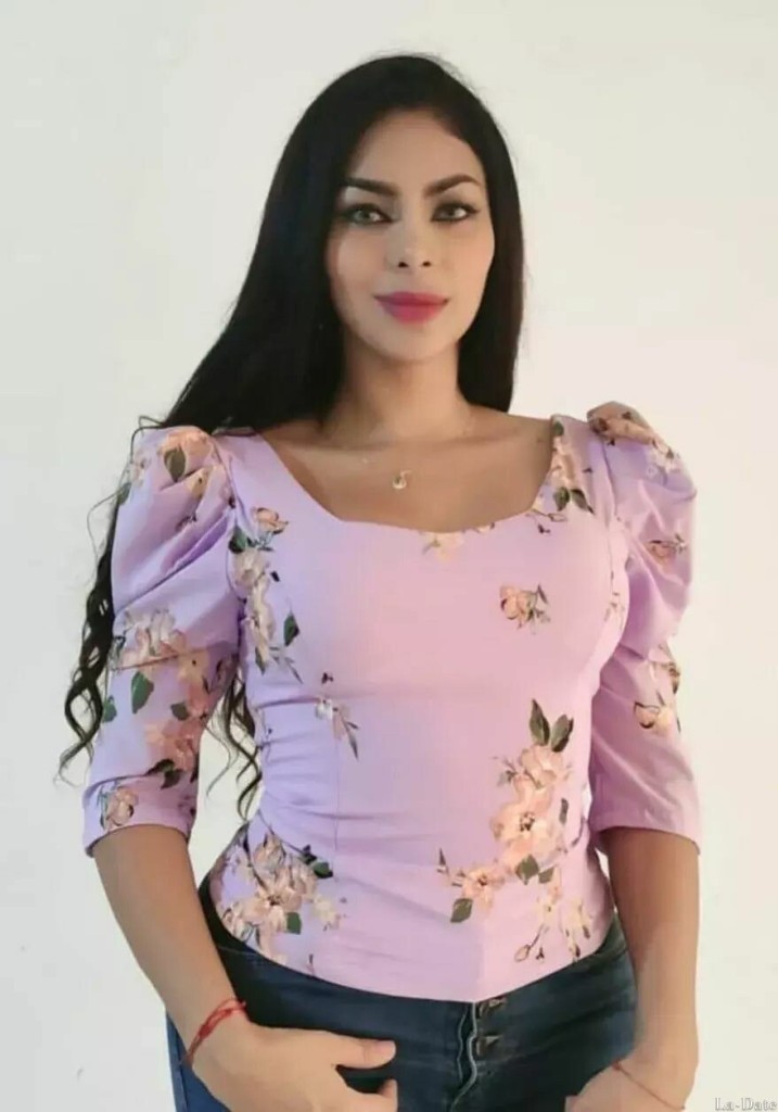 Paula Profile image 5