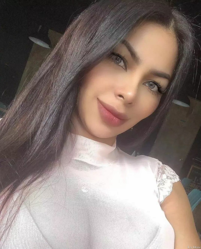 Paula Profile image 2