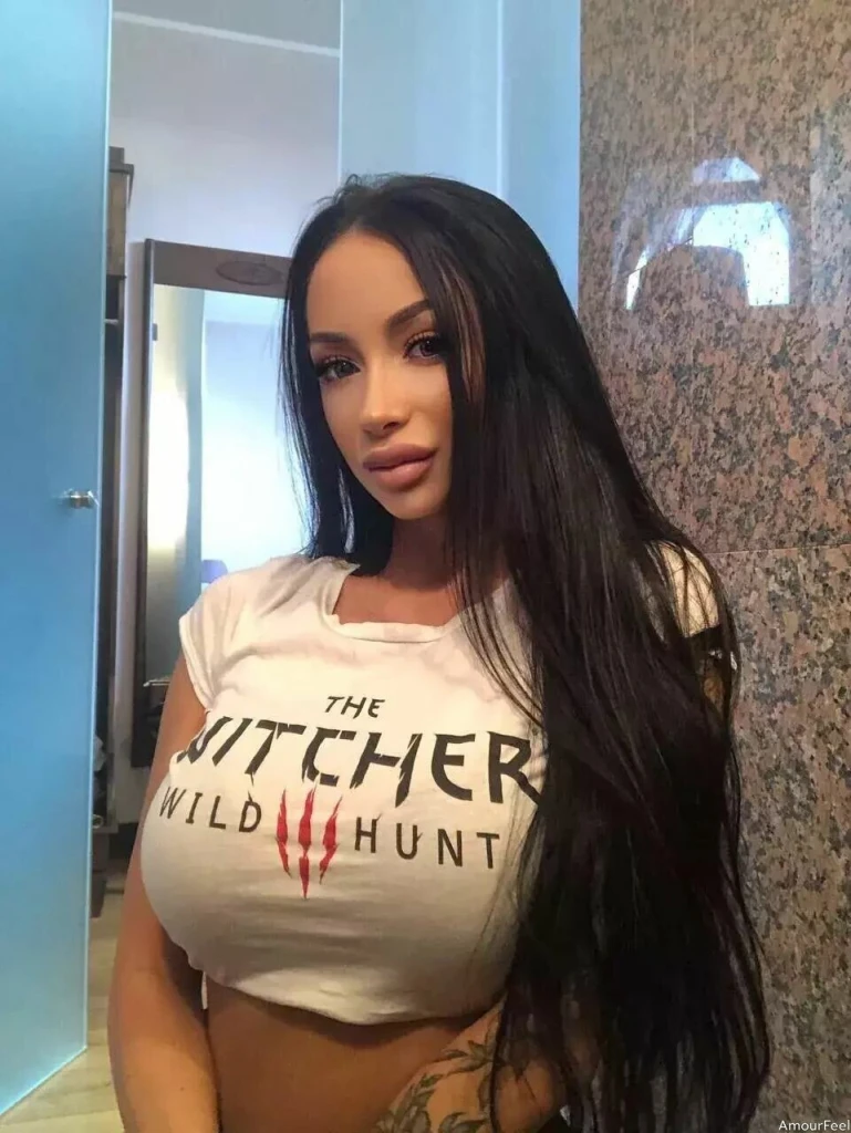 Alina Profile image 4