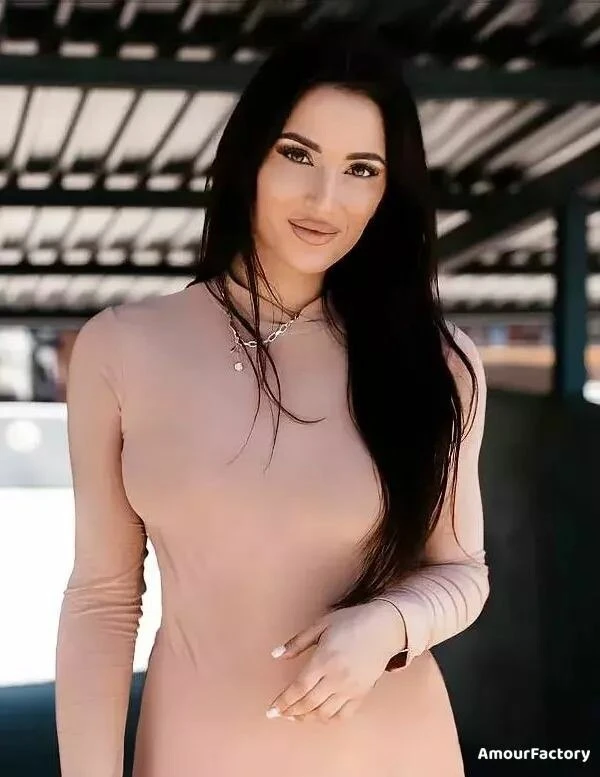 Alina Profile image 5