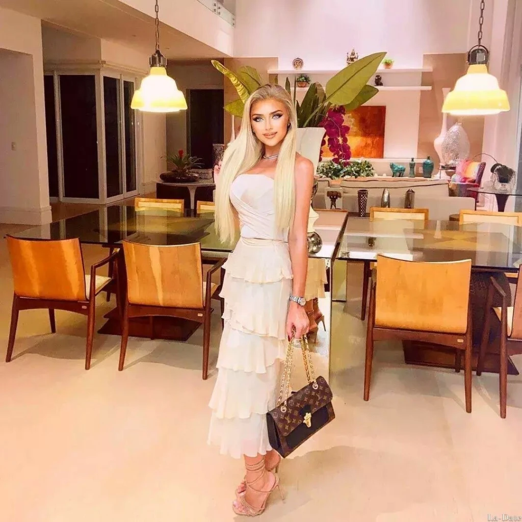 Chelle Profile image 6