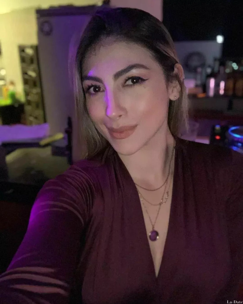 Valentina Profile image 2