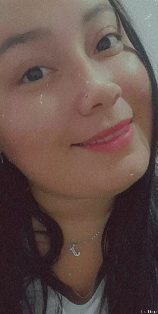 Linda Profile image 6