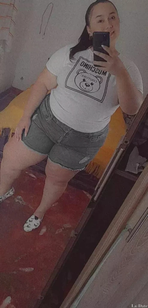 Linda Profile image 5