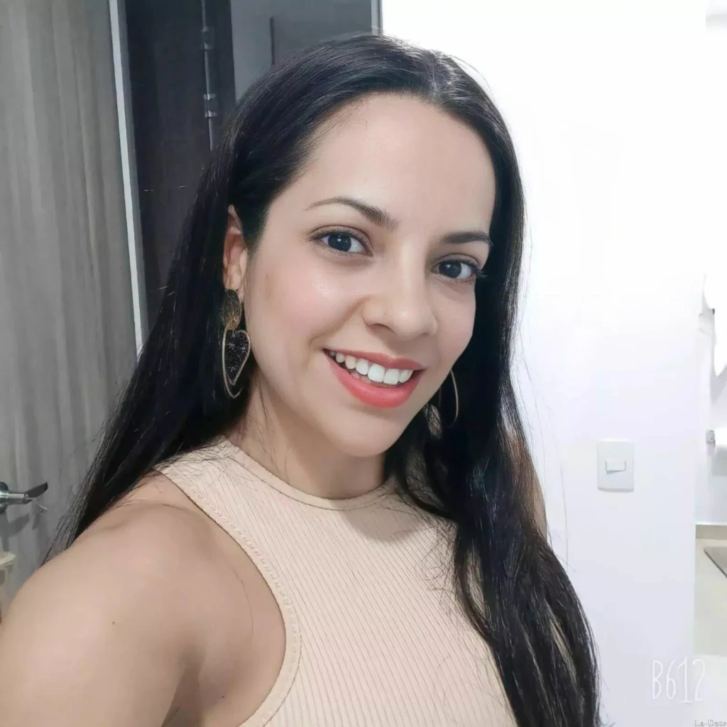 Yuliana Profile image 6