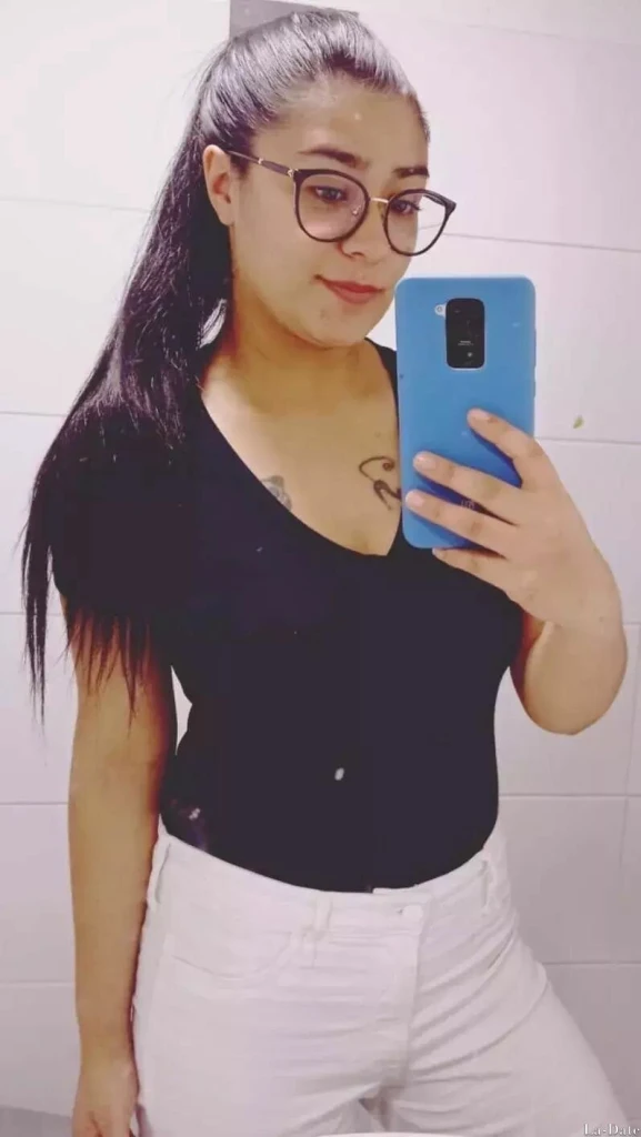 Karen Profile image 3