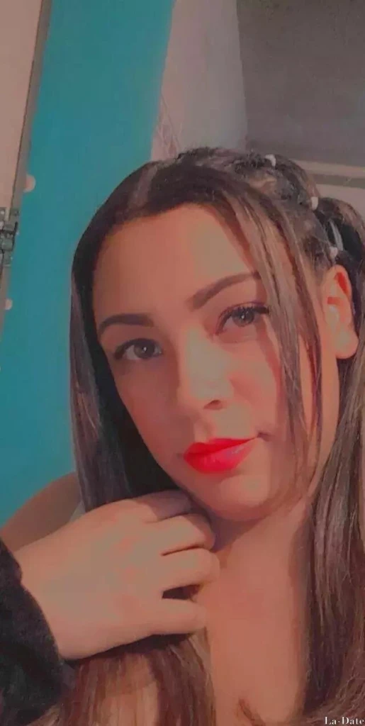 Maria Fernanda Profile image 2