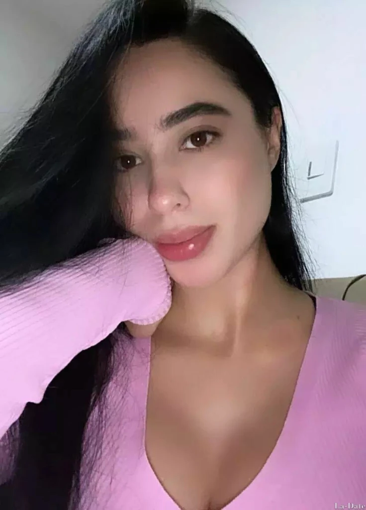 Gina Profile image 3