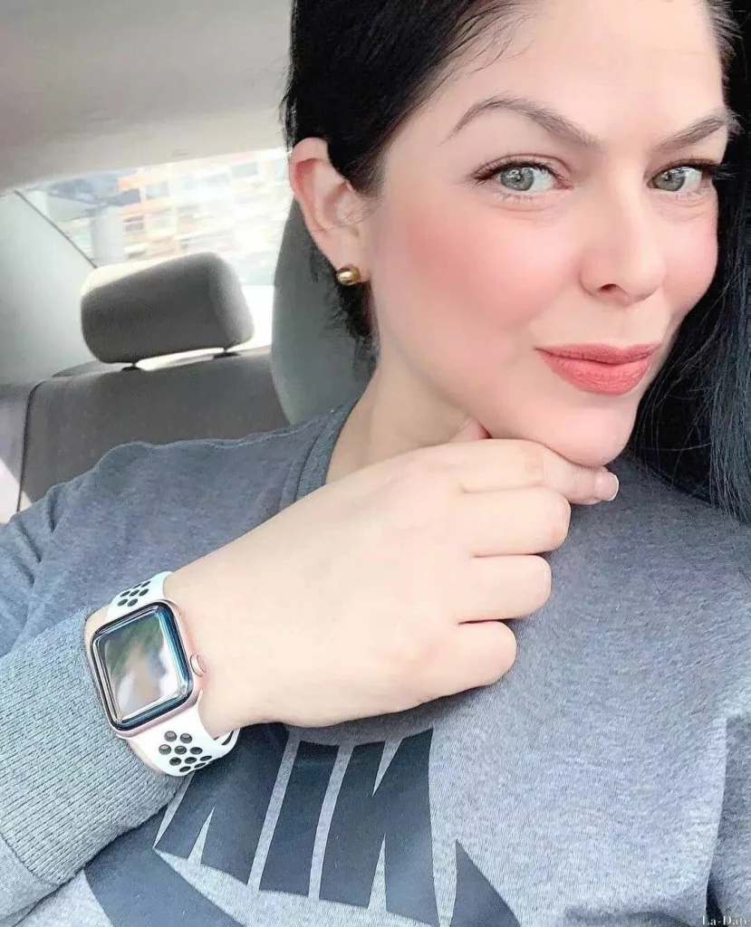 Paola Profile image 5