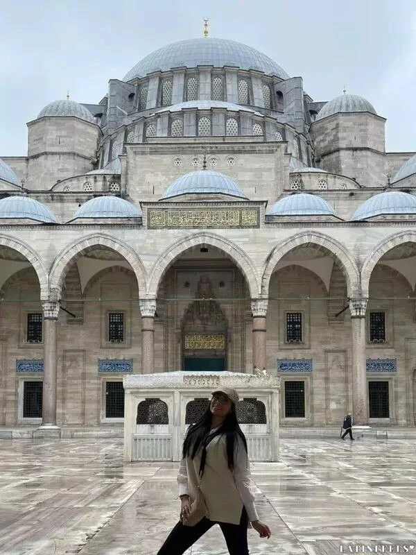 Carol Profile image 1