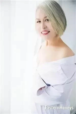 Elizabeth Profile image 5