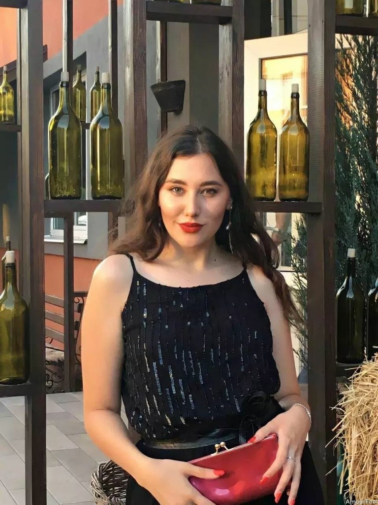 Julia Profile image 5