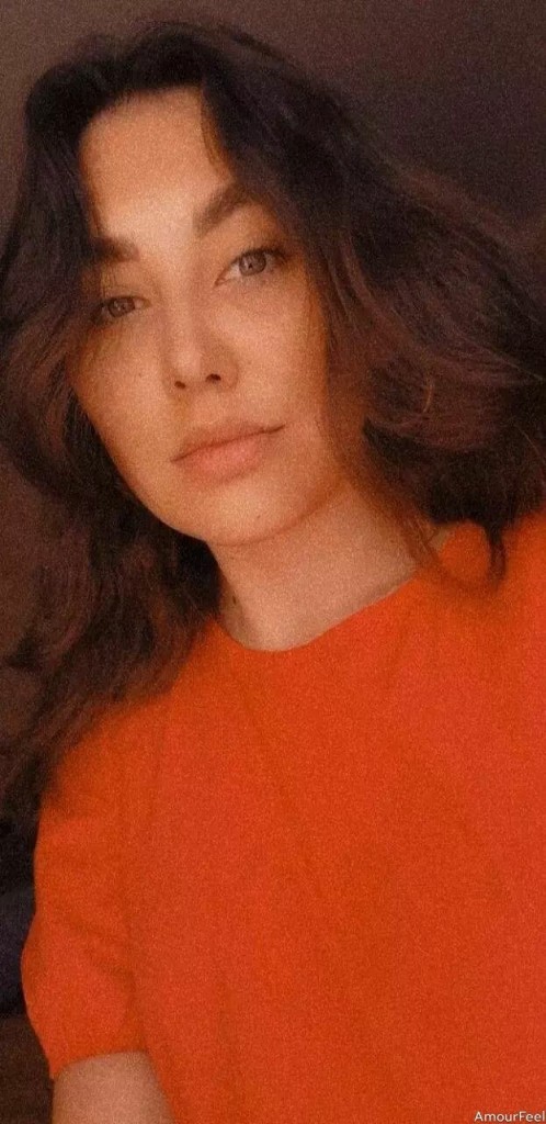 Julia Profile image 1