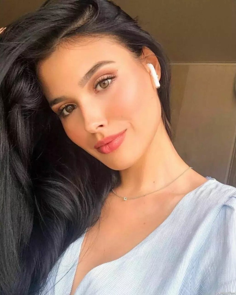 Lyudmila Profile image 4