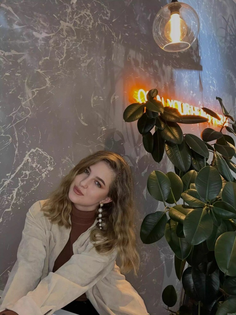 Daryna Profile image 1