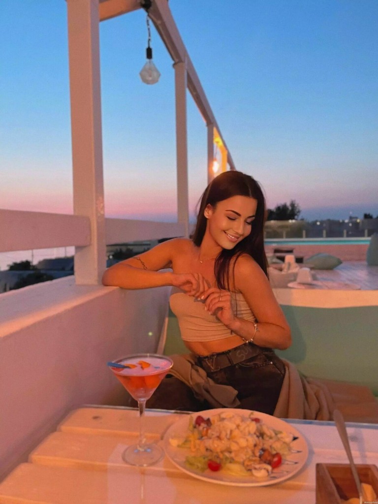 Alina Profile image 6