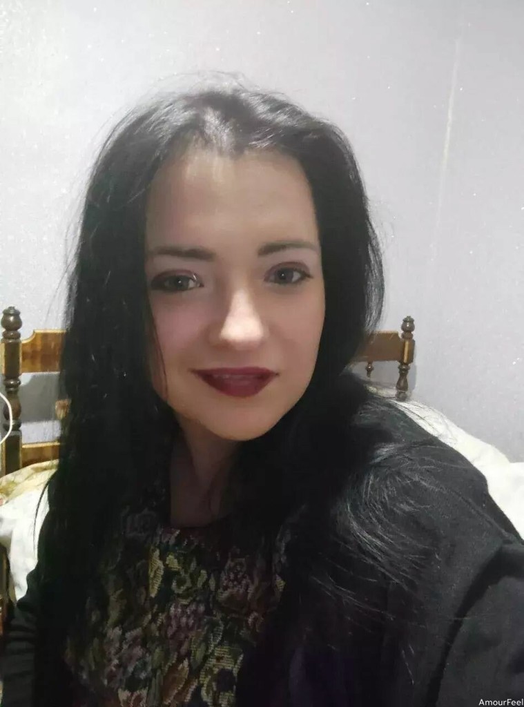 Yullia Profile image 1