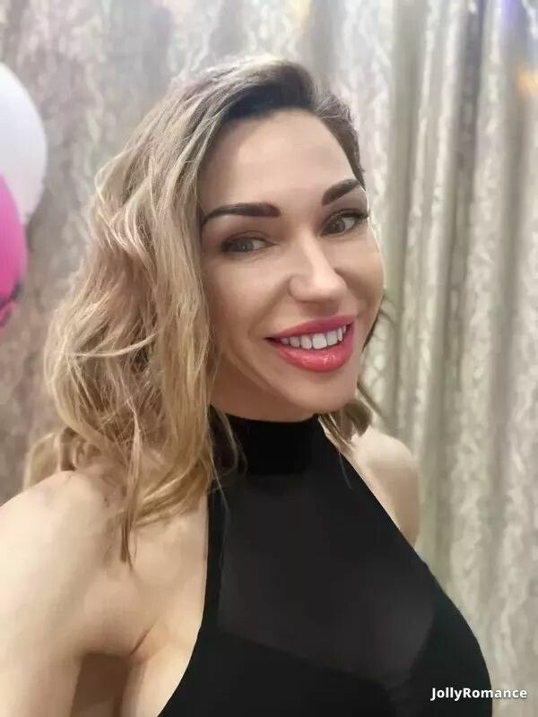 Yana Profile image 3