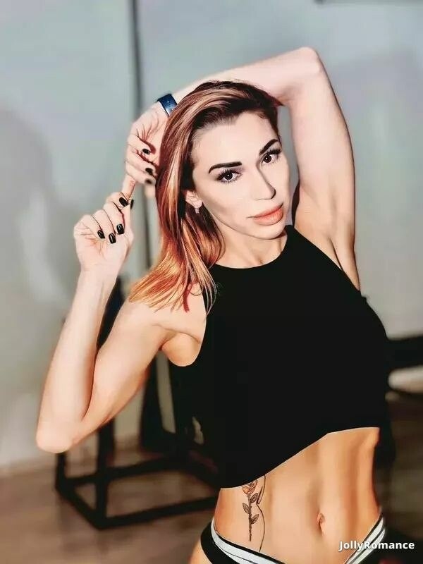 Yana Profile image 5