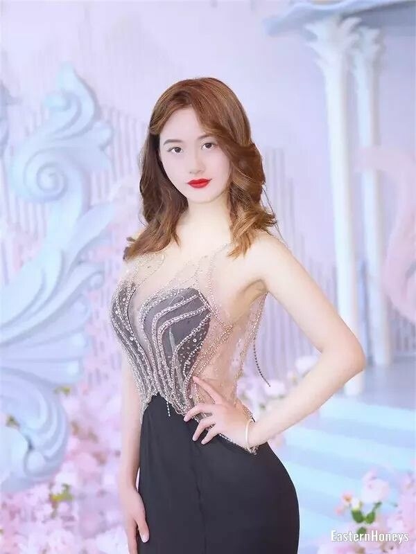 Xiaoling Profile image 3