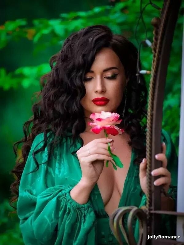 Yelyzaveta Profile image 5