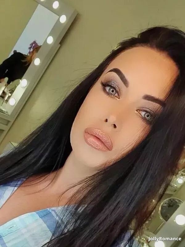 Yelyzaveta Profile image 2