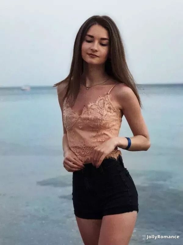 Alena Profile image 5