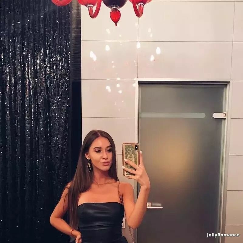 Valeria Profile image 5