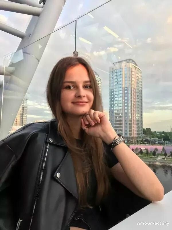 Alina Profile image 4