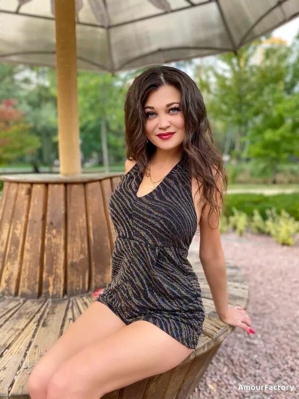 Elena Profile image 1