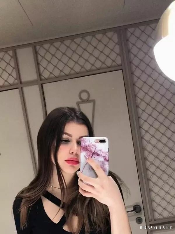 Victoria Profile image 3