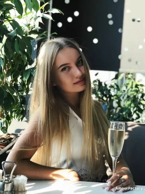 Arina Profile image 2