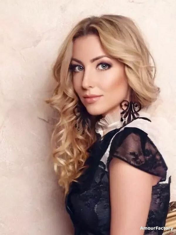 Alina Profile image 2