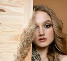 Veronica Profile image 3