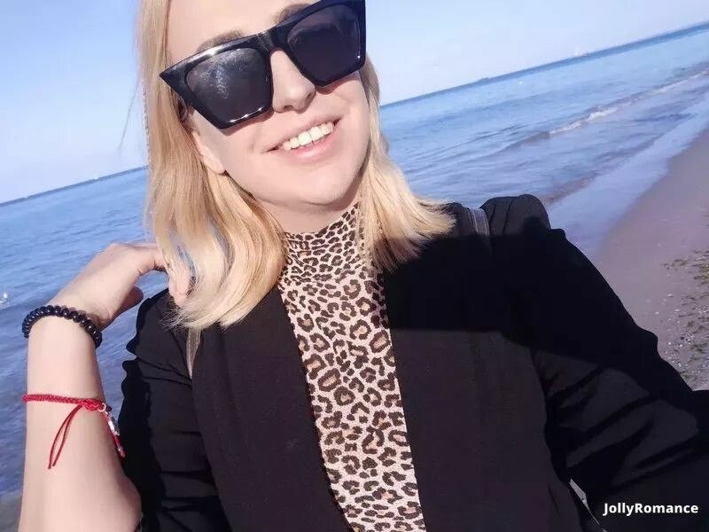 Valeria Profile image 4