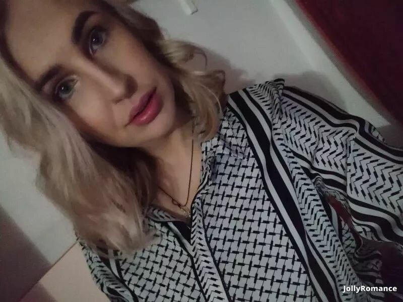 Valeria Profile image 3