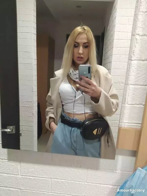 Valeria Profile image 5