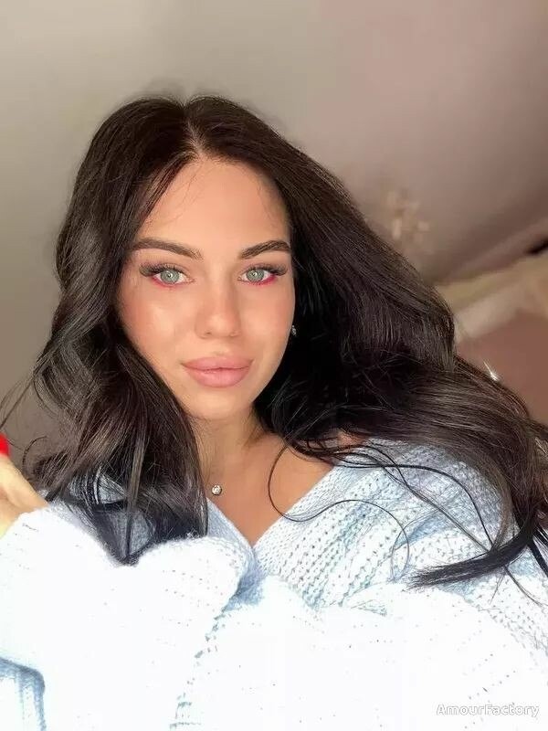 Julia Profile image 2