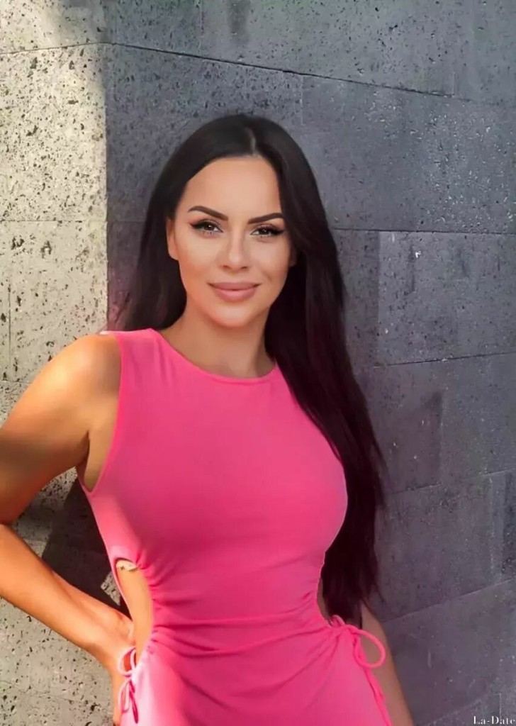 Olivia Alicia Profile image 3