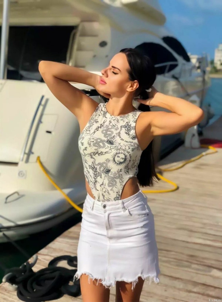 Olivia Alicia Profile image 2