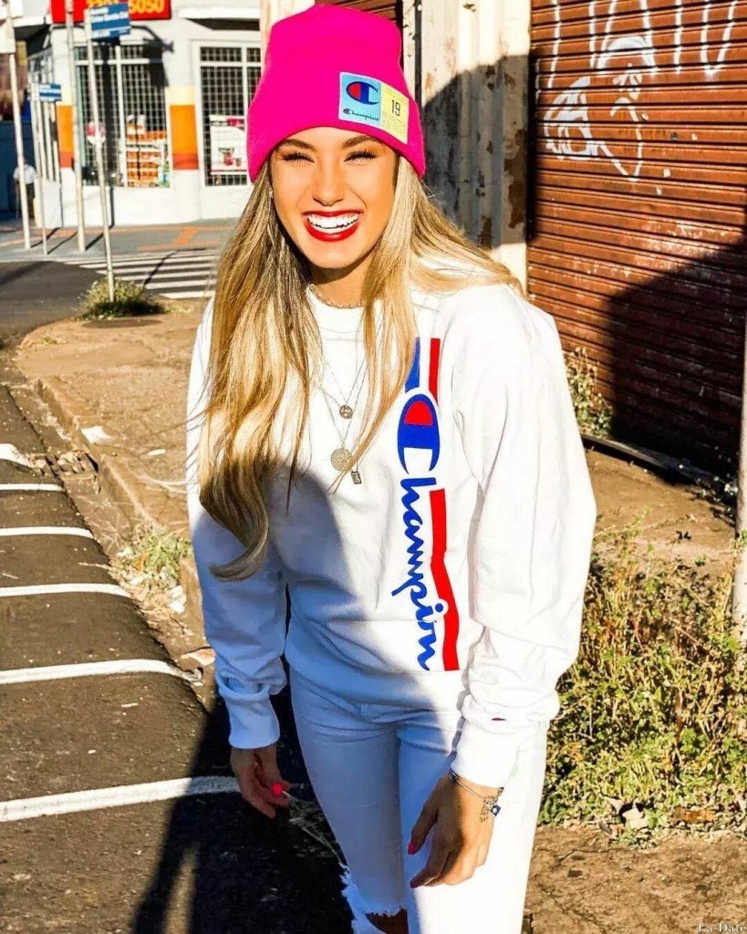 Alejandra Profile image 4