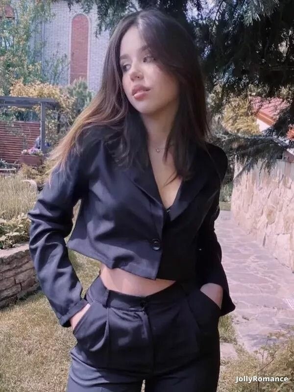 Yana Profile image 4