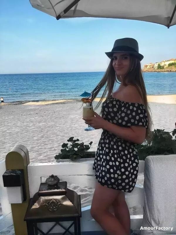 Elena Profile image 3