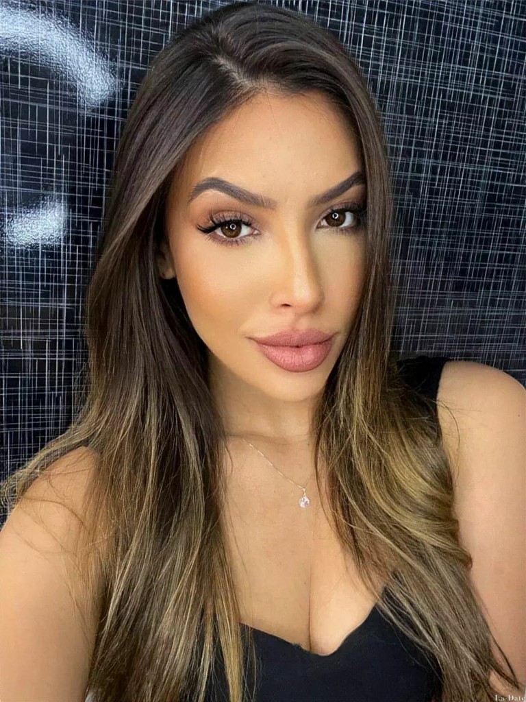 Amanda Profile image 3