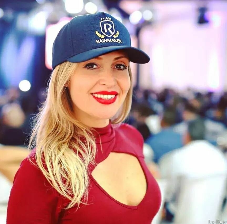 Fabiola Profile image 2