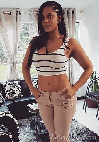 Yiviana Profile image 2