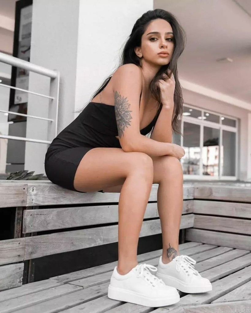 Linda Profile image 5